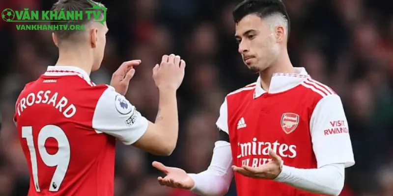 Arsenal pressing cao, tuyến giữa quyết liệt, Trossard và Martinelli nổi bật